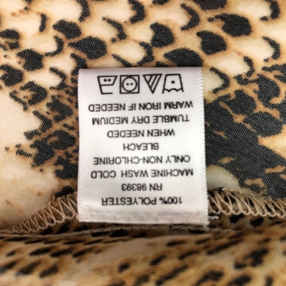 ⭐️Kris Jenner Collection | button down long sleeve - Picture 6 of 6